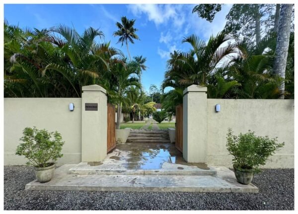 Villa - Image 2